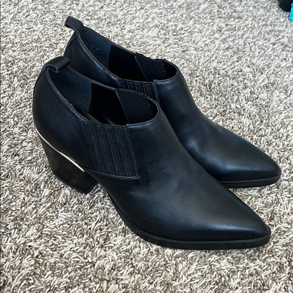 Bleeker & Bond bootie